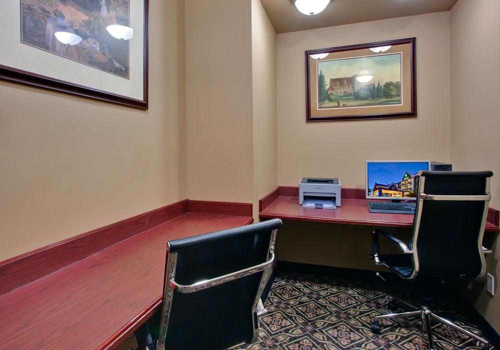 Holiday Inn Express Calgary South By Ihg Εξωτερικό φωτογραφία