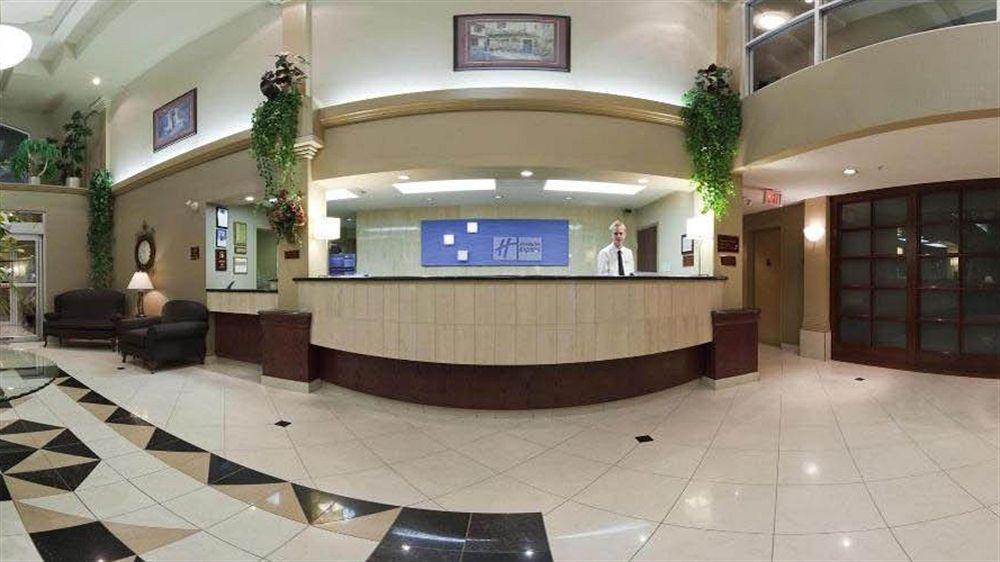 Holiday Inn Express Calgary South By Ihg Εξωτερικό φωτογραφία