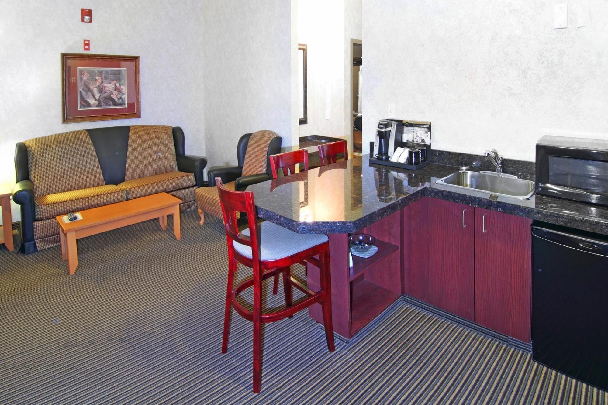 Holiday Inn Express Calgary South By Ihg Εξωτερικό φωτογραφία