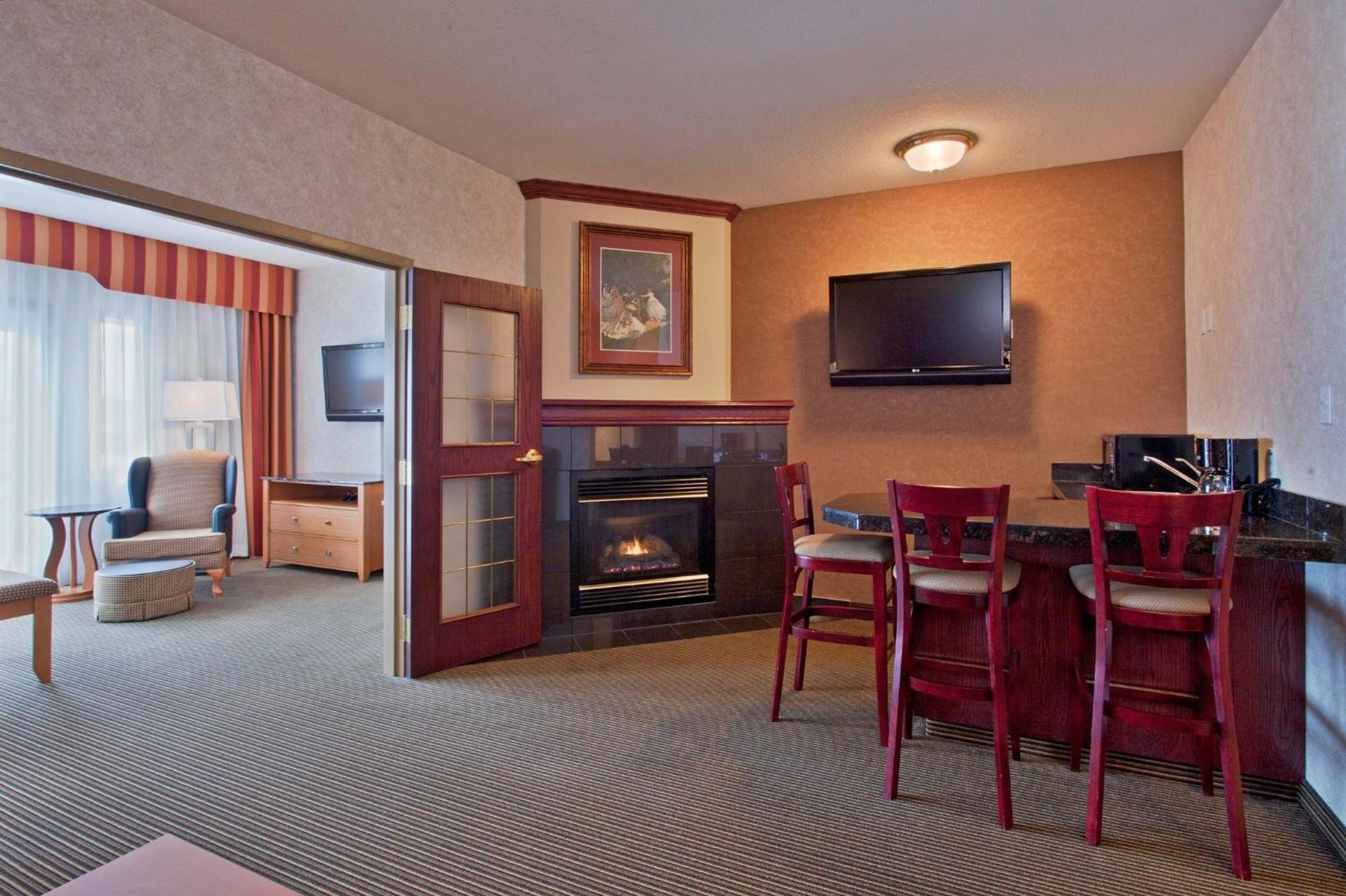 Holiday Inn Express Calgary South By Ihg Εξωτερικό φωτογραφία