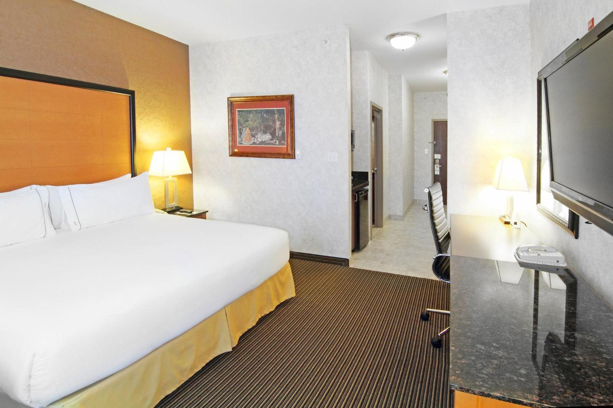 Holiday Inn Express Calgary South By Ihg Εξωτερικό φωτογραφία