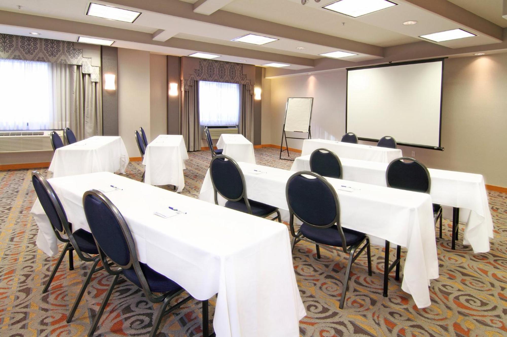 Holiday Inn Express Calgary South By Ihg Εξωτερικό φωτογραφία