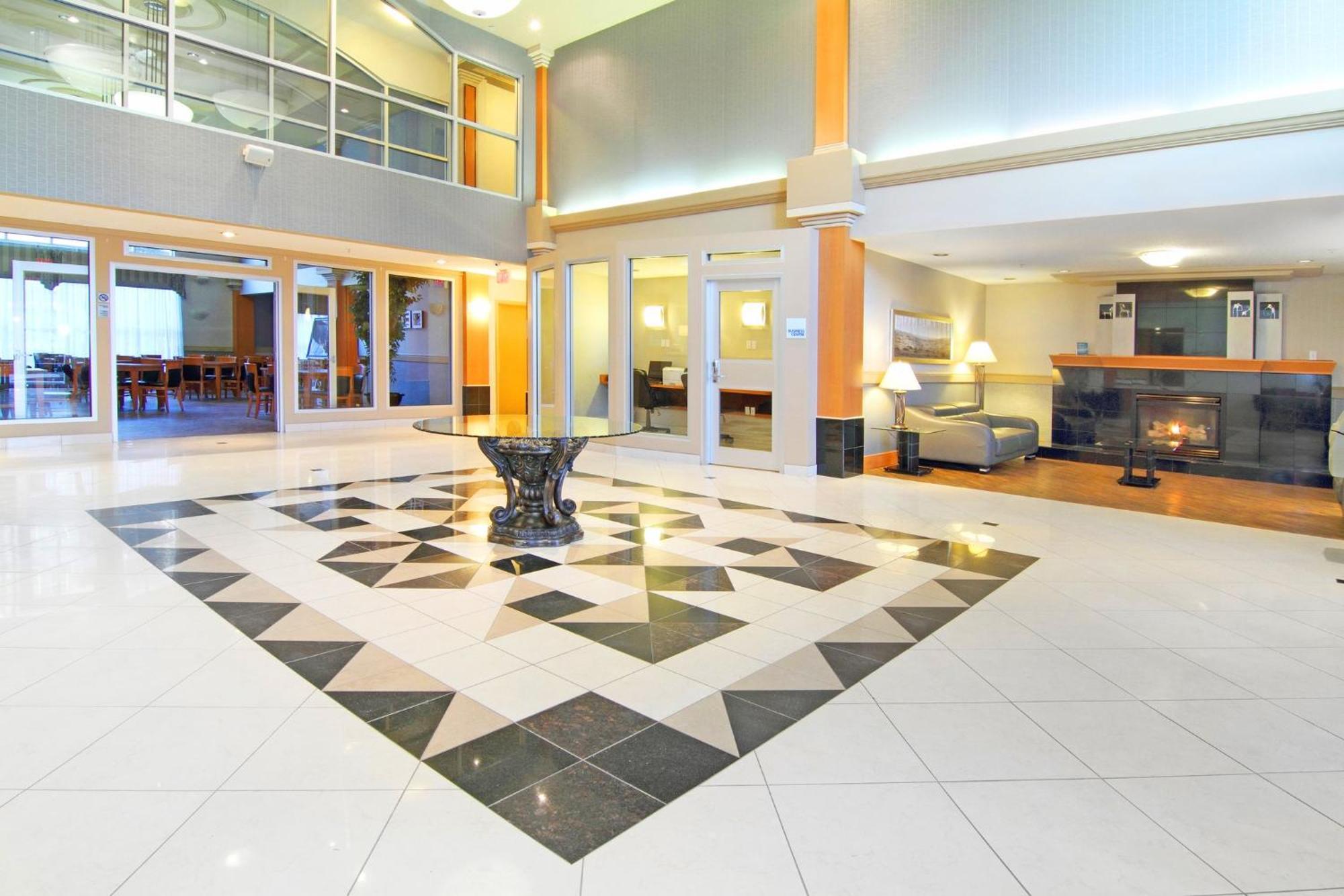 Holiday Inn Express Calgary South By Ihg Εξωτερικό φωτογραφία