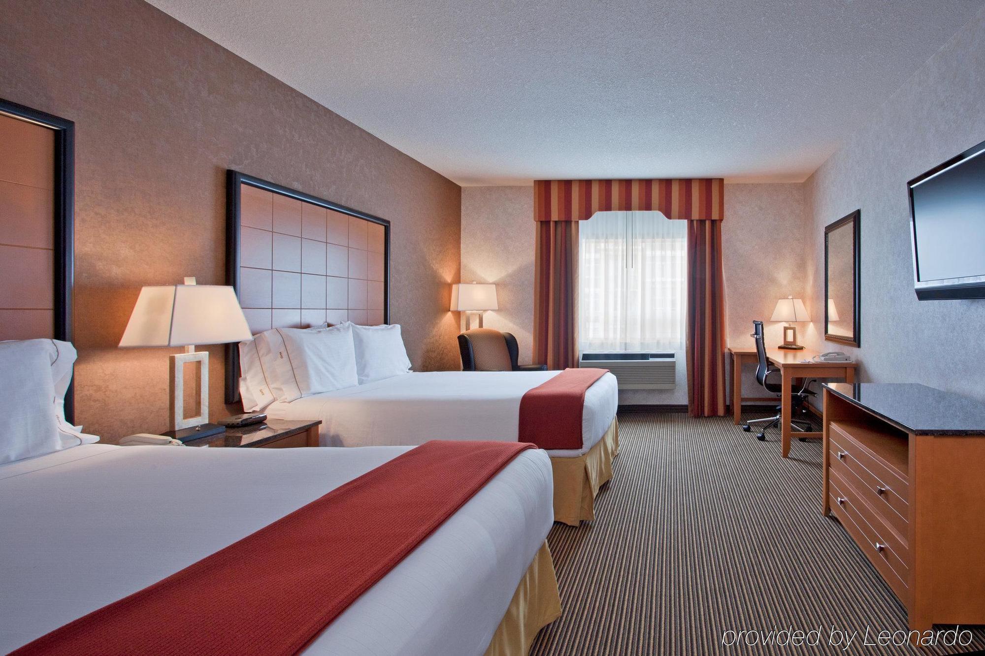 Holiday Inn Express Calgary South By Ihg Εξωτερικό φωτογραφία