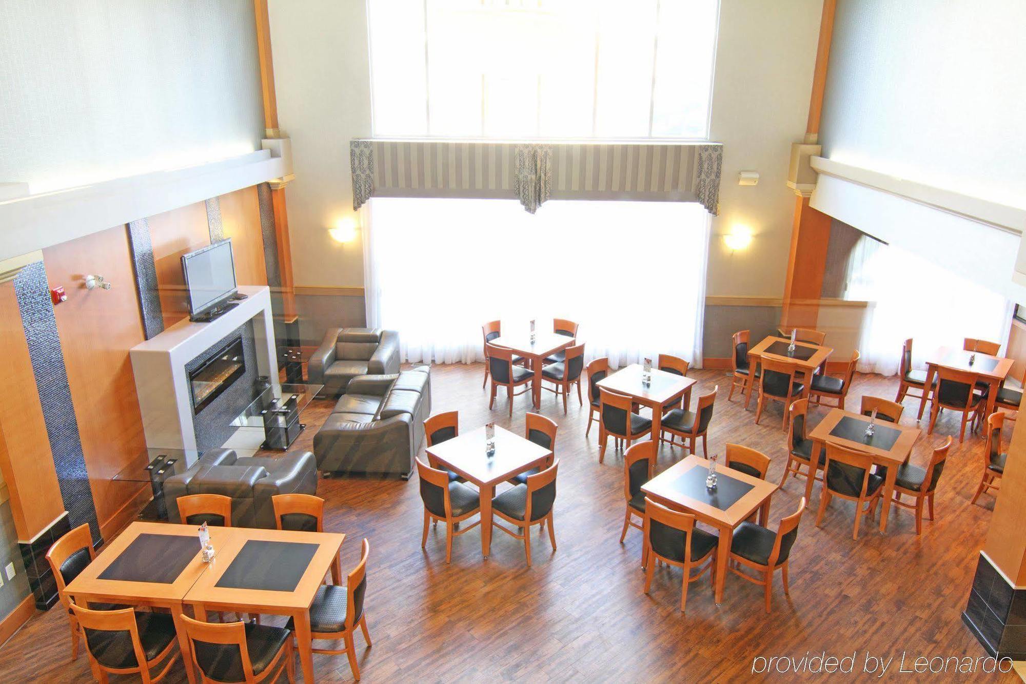 Holiday Inn Express Calgary South By Ihg Εξωτερικό φωτογραφία