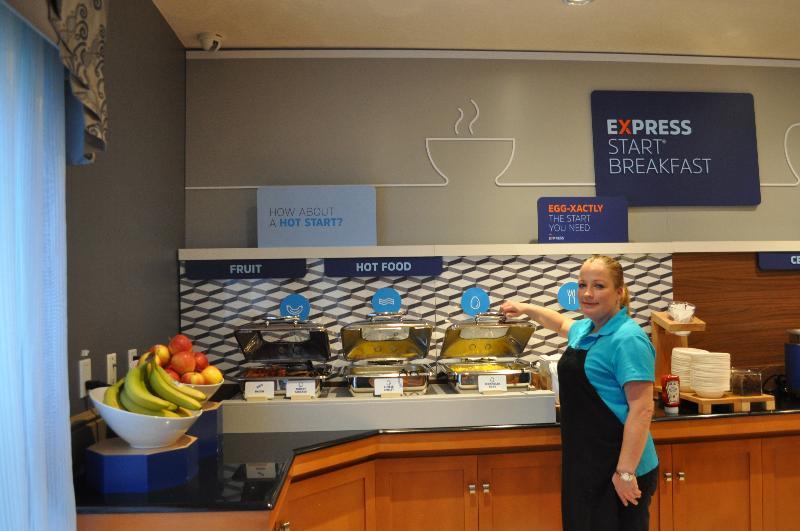 Holiday Inn Express Calgary South By Ihg Εξωτερικό φωτογραφία